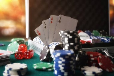 Permainan Andar Bahar live dengan kartu fisik dan dealer profesional di astaga168